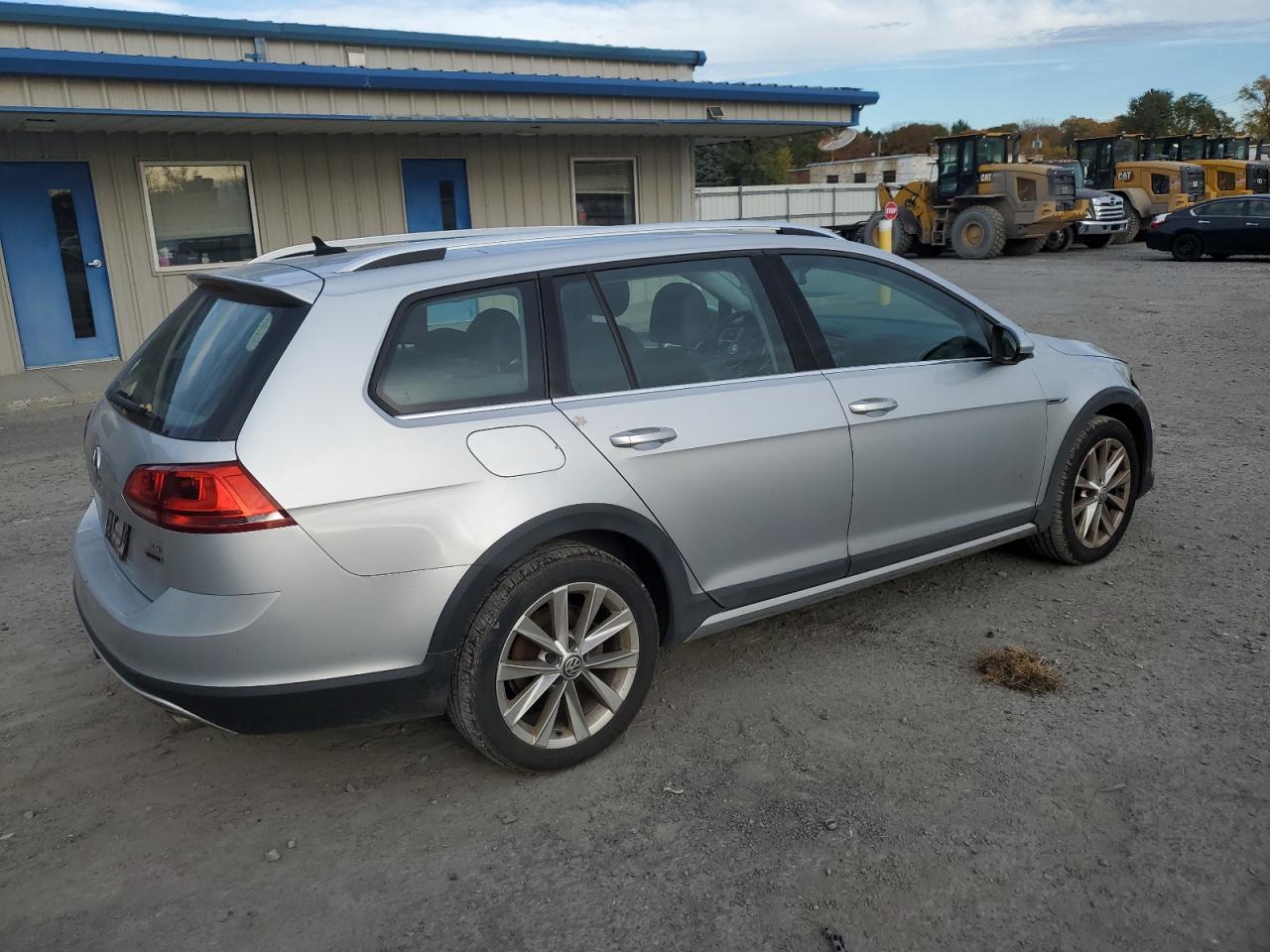 Lot #2942969280 2017 VOLKSWAGEN GOLF ALLTR