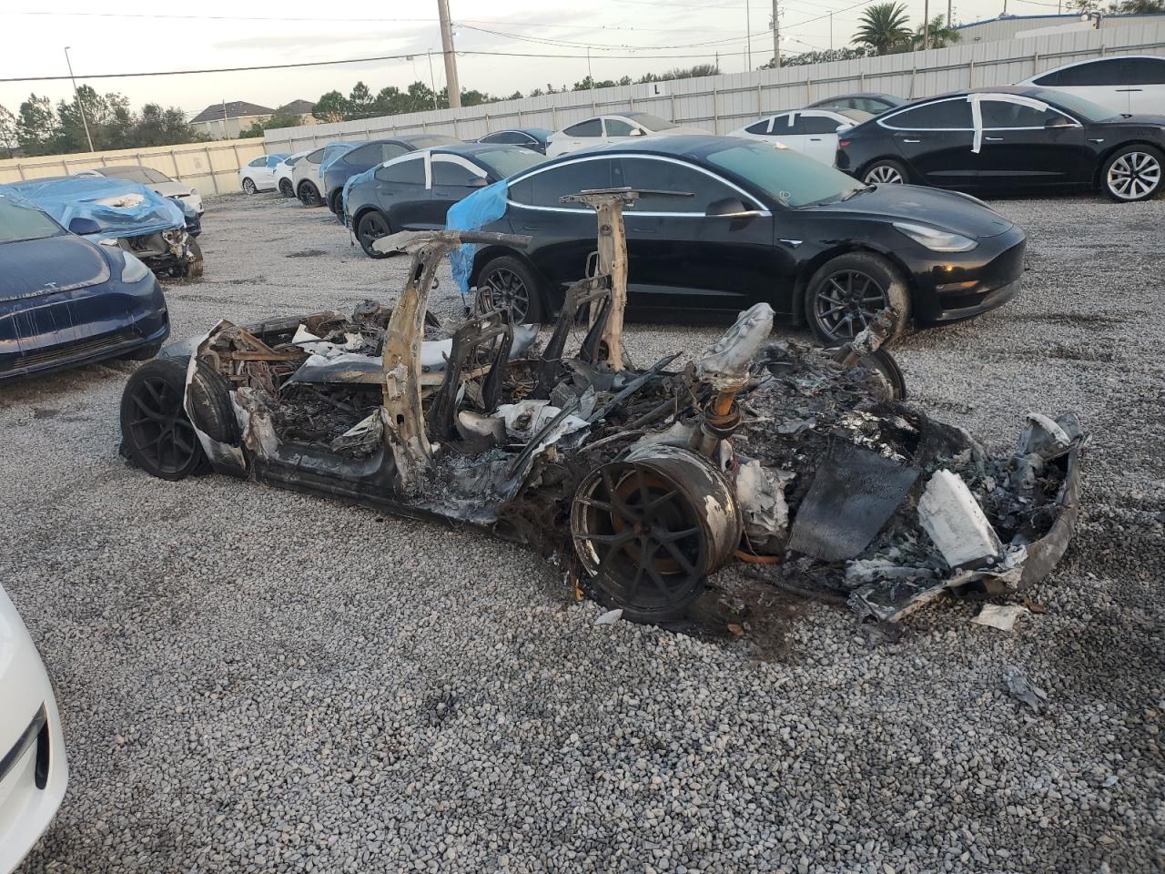 Lot #2996566705 2021 TESLA MODEL S