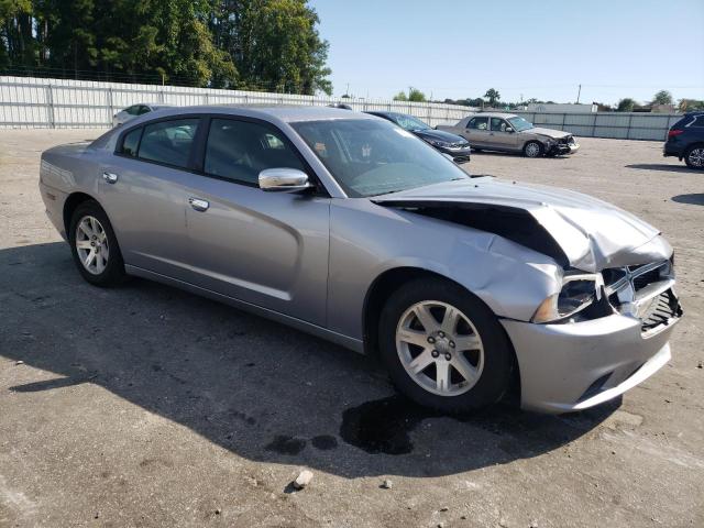 VIN 2C3CDXBG2DH688612 2013 Dodge Charger, SE no.4