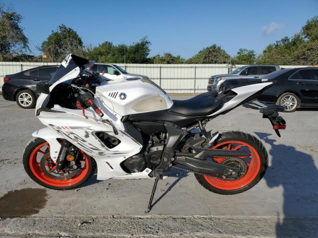 YAMAHA YZFR7 2023 white  gas JYARM38EXPA006496 photo #4