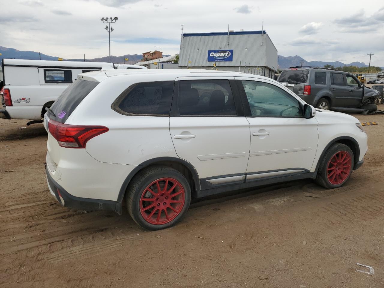 Lot #3030720118 2016 MITSUBISHI OUTLANDER