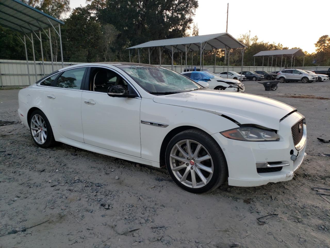 Lot #2945565095 2019 JAGUAR XJ R - SPO