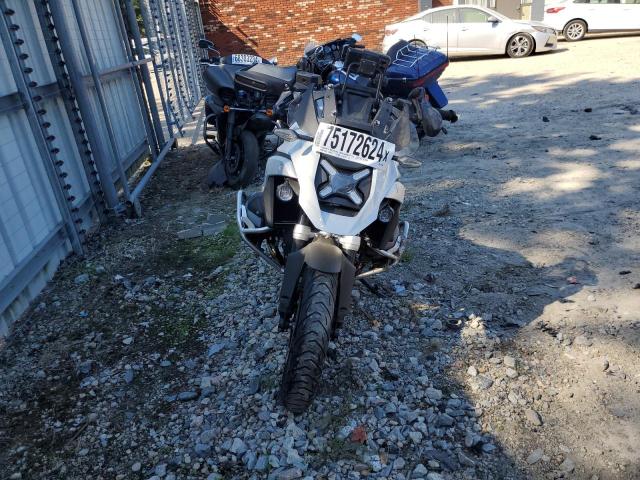 BMW R 1300 GS 2024 white  gas WB10M2302R6K01580 photo #3