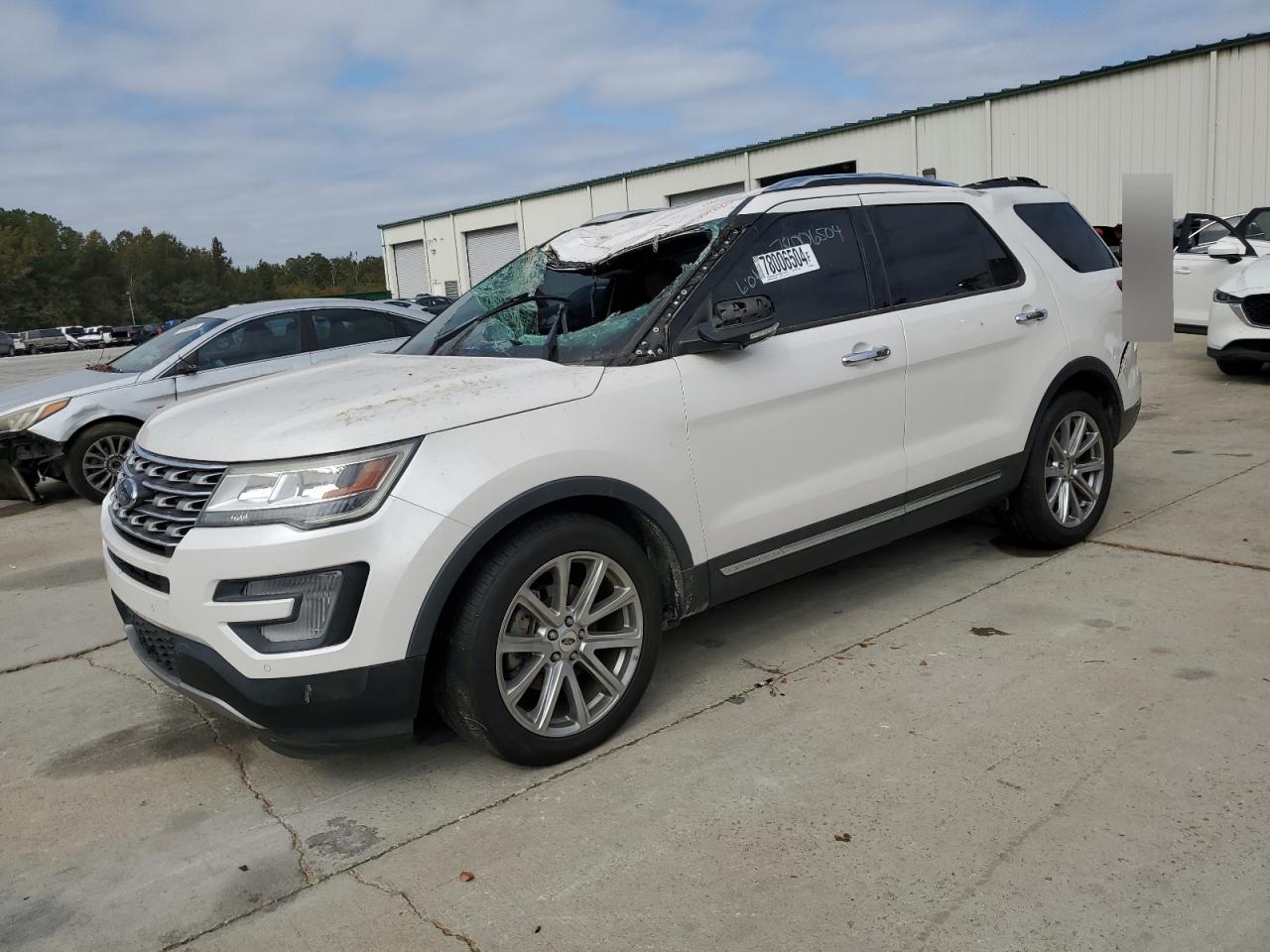  Salvage Ford Explorer