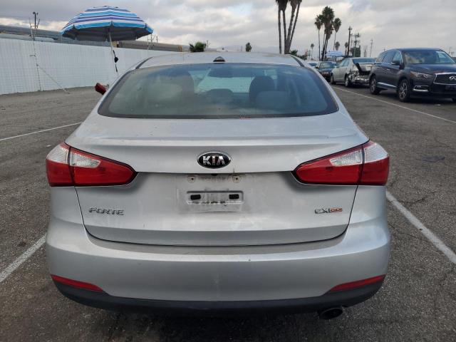 VIN KNAFX4A88G5463936 2016 KIA Forte, EX no.6