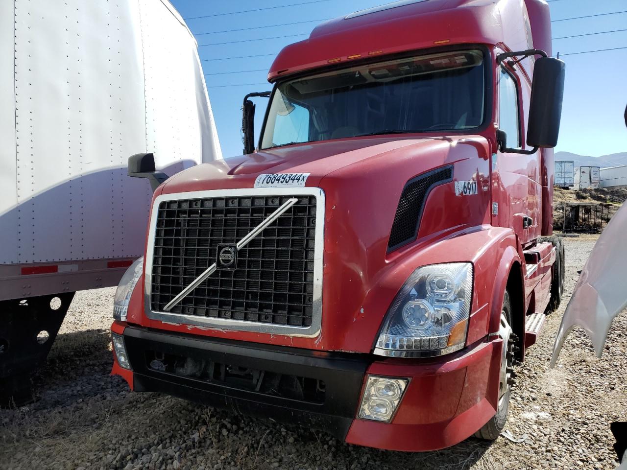 Lot #2952741893 2015 VOLVO VN VNL