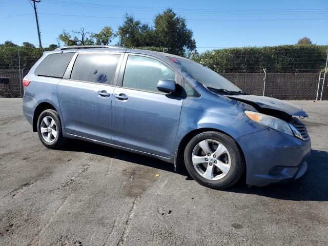 VIN 5TDKZ3DC8HS811476 2017 Toyota Sienna, LE no.4