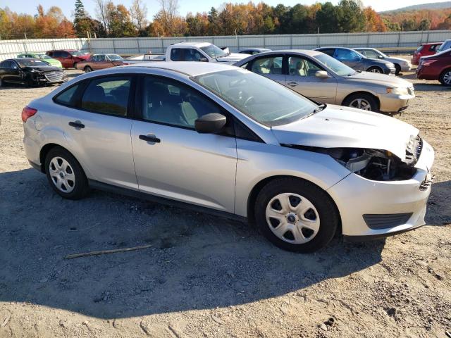 VIN 1FADP3E2XFL362441 2015 Ford Focus, S no.4