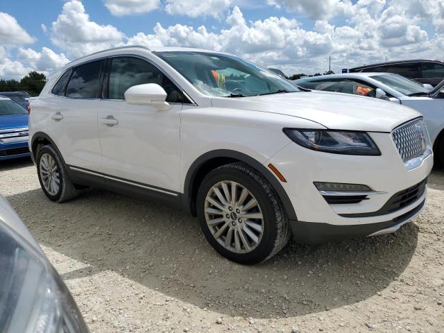 VIN 5LMCJ1C96KUL52109 2019 Lincoln MKC no.4