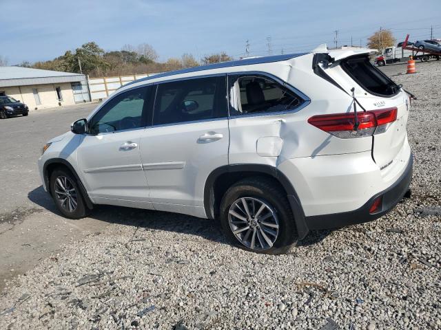 VIN 5TDJZRFH7HS511743 2017 Toyota Highlander, SE no.2