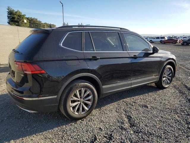 VIN 3VV3B7AX2JM103237 2018 Volkswagen Tiguan, SE no.3