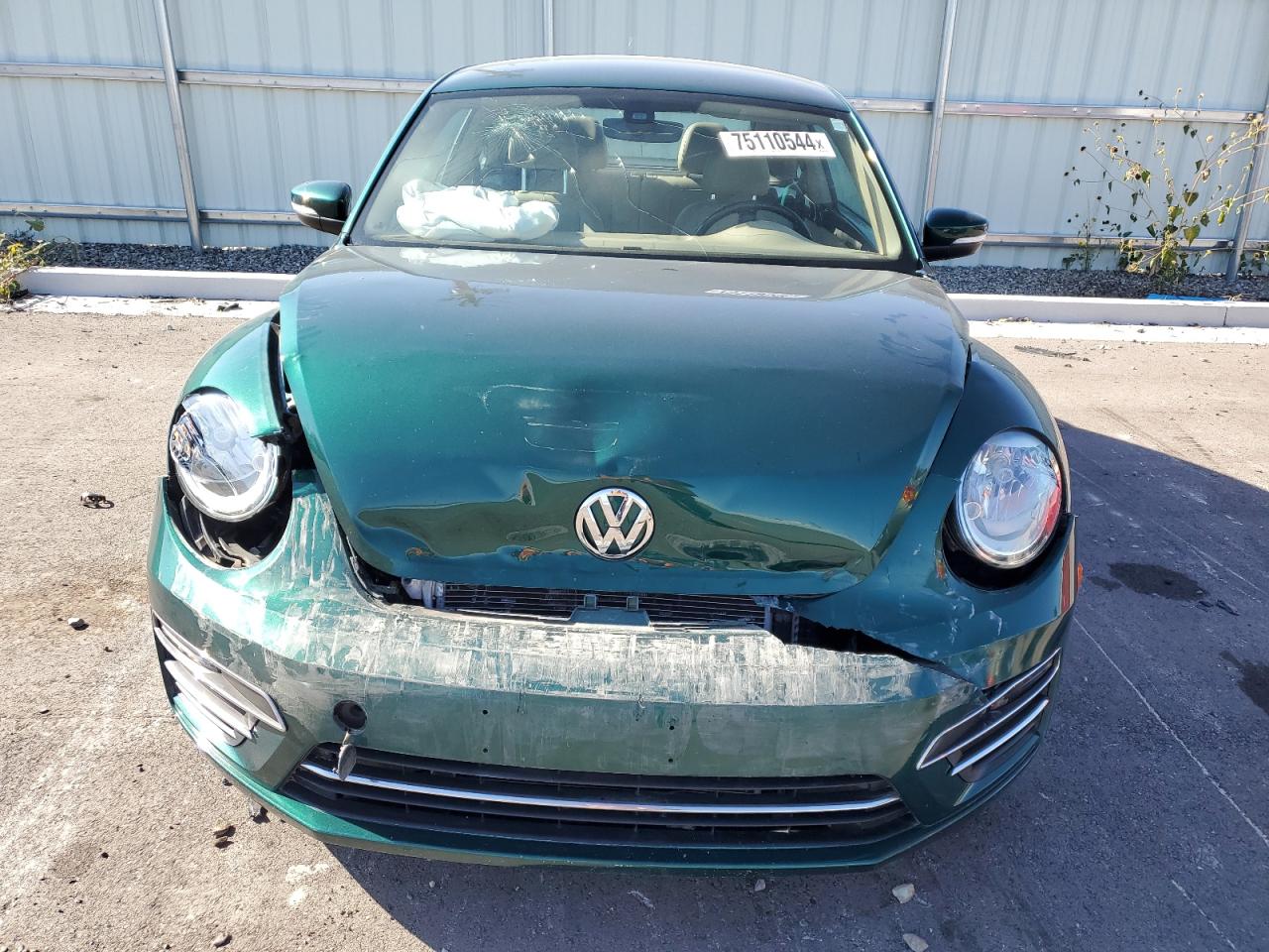 Lot #2902994867 2017 VOLKSWAGEN BEETLE SE