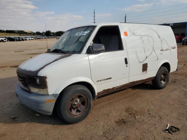 GMC SAFARI XT 2001 white  gas 1GTDL19WX1B511307 photo #1