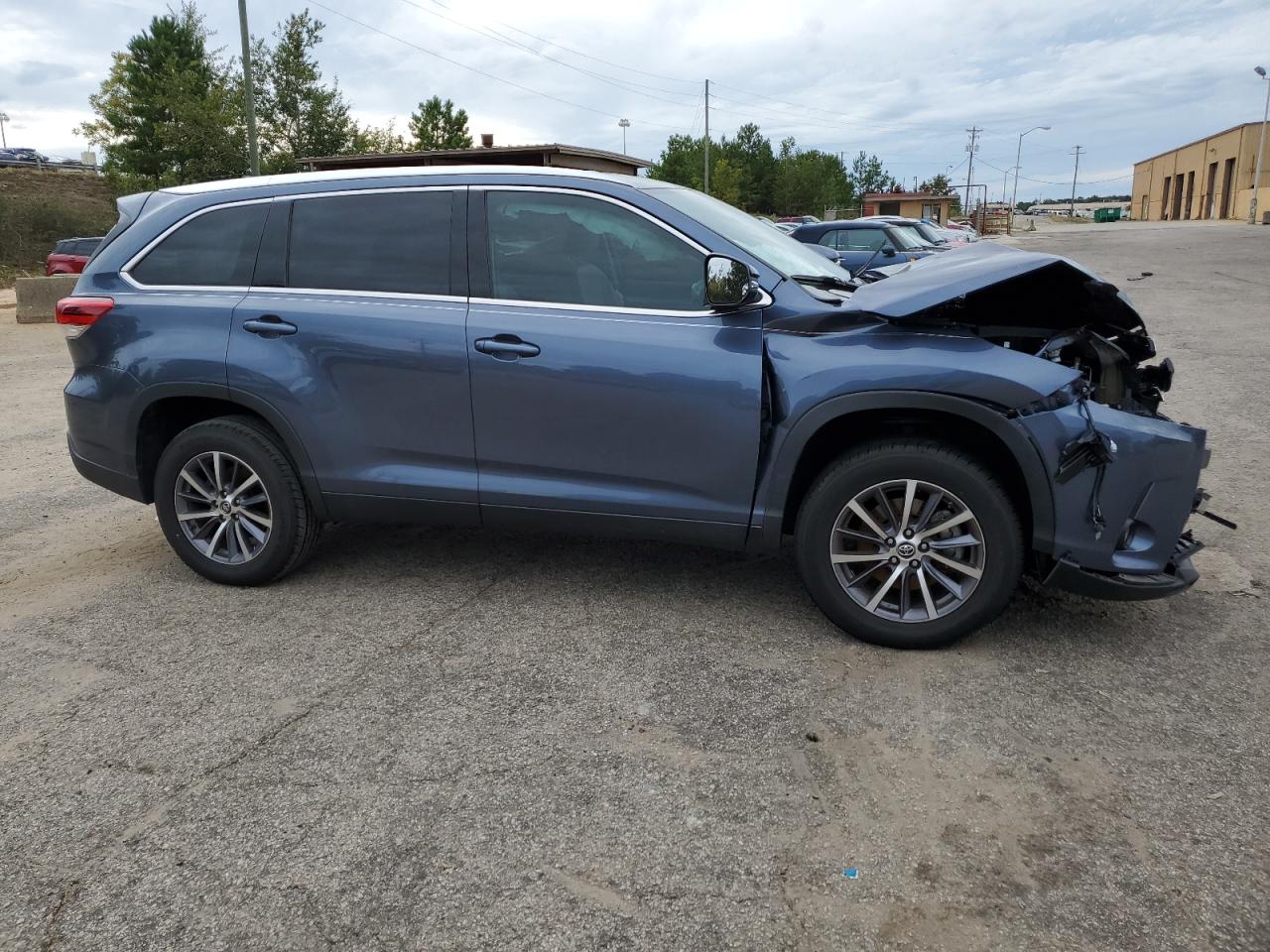 Lot #2974741151 2019 TOYOTA HIGHLANDER