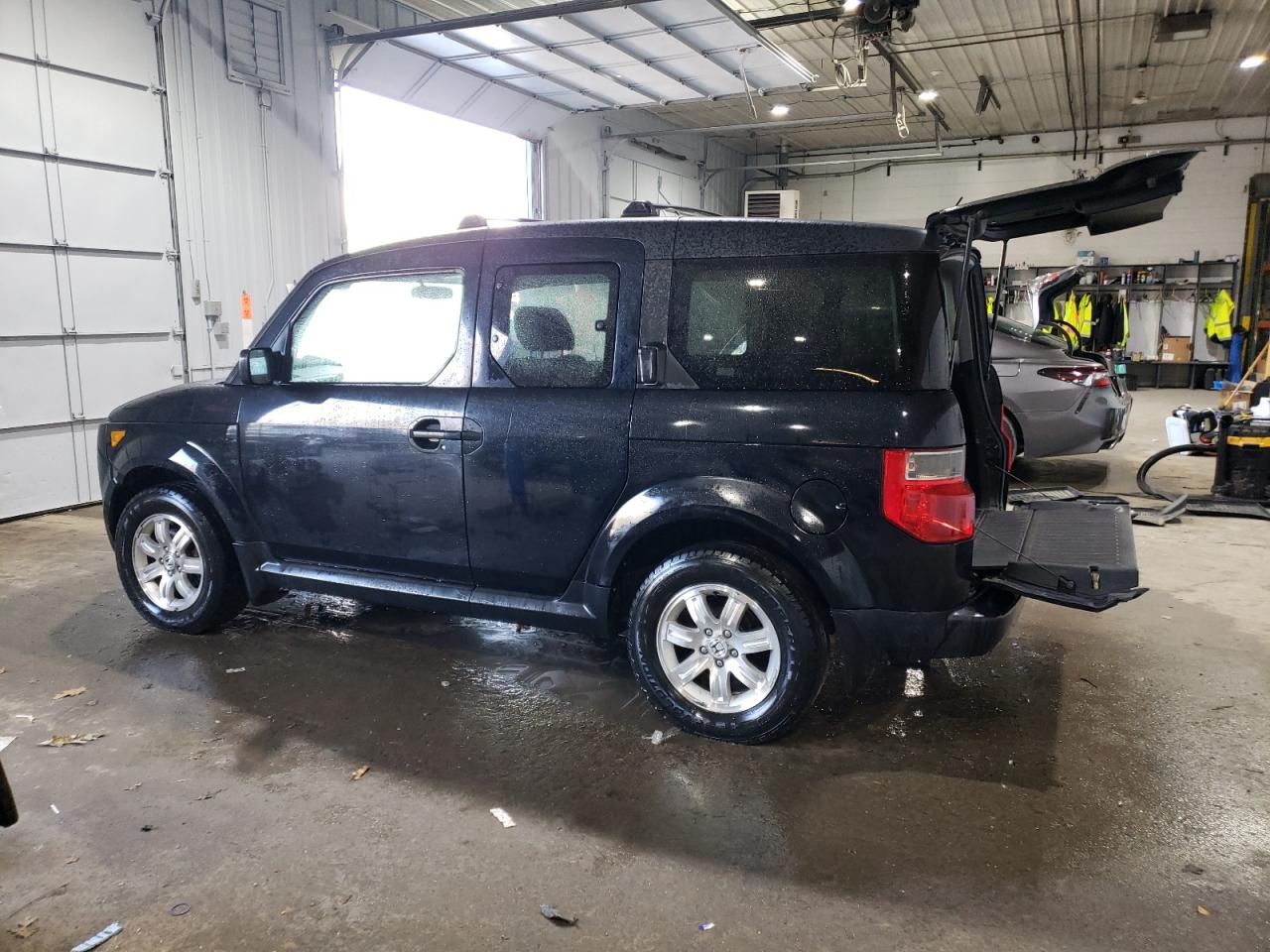 Lot #2959604704 2006 HONDA ELEMENT EX