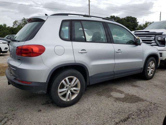 VIN WVGBV7AX9HK022010 2017 Volkswagen Tiguan, S no.3