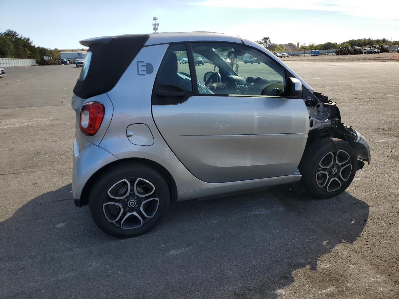 Lot #2988133012 2018 SMART FORTWO