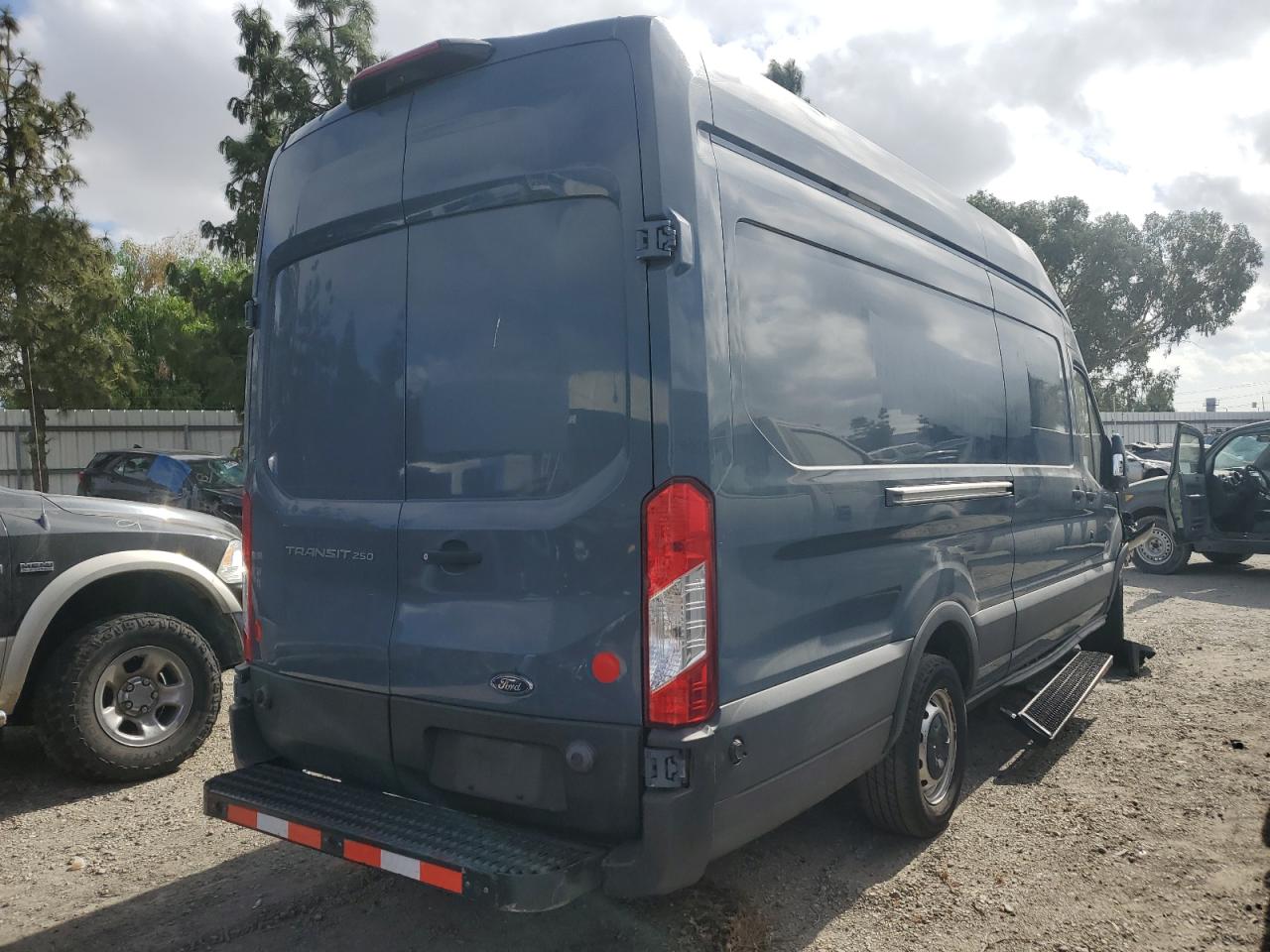 Lot #3027077813 2019 FORD TRANSIT T-