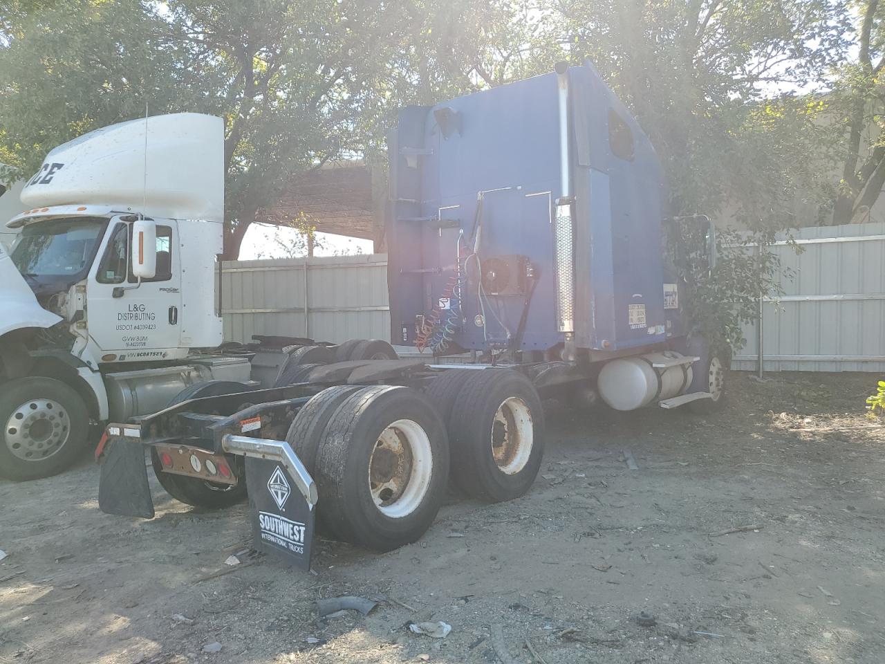 Lot #2959915295 2007 FREIGHTLINER CONVENTION