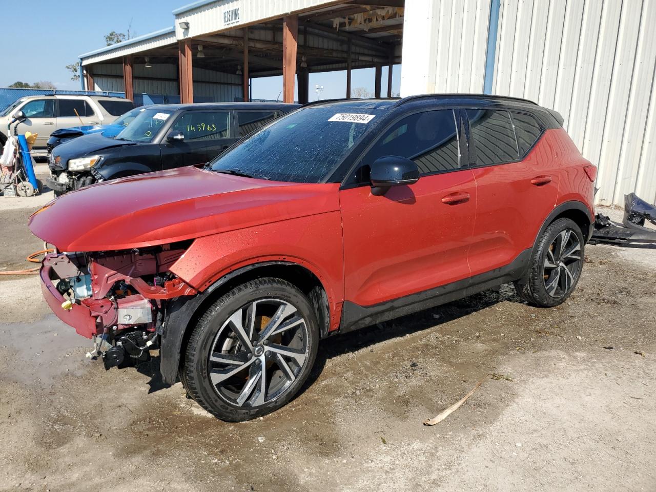 Lot #2935668844 2022 VOLVO XC40 T5 R-