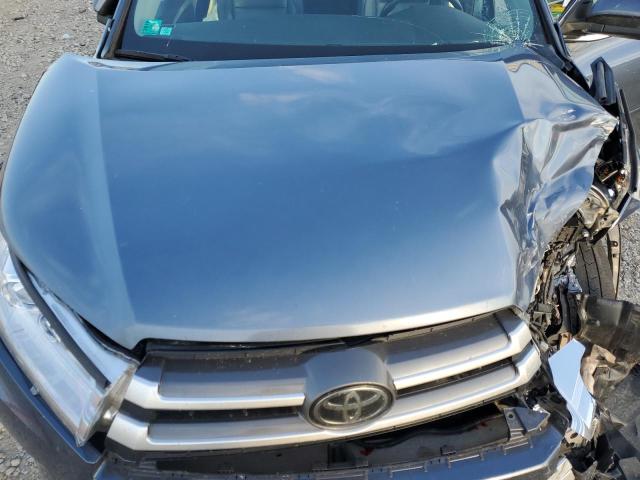 VIN 5TDJZRFHXHS522512 2017 Toyota Highlander, SE no.12