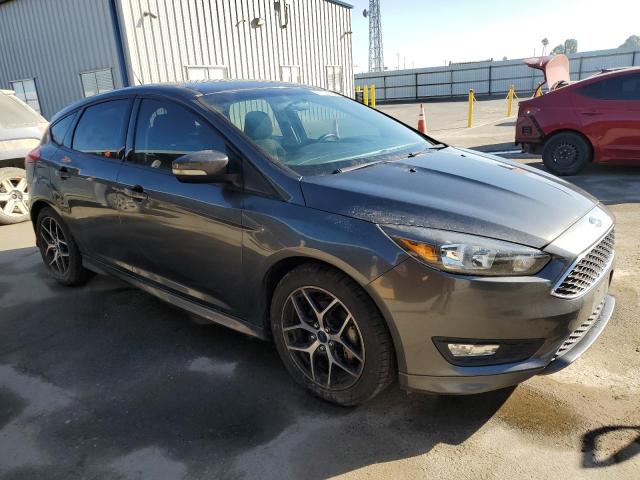 VIN 1FADP3K28GL363366 2016 Ford Focus, SE no.4