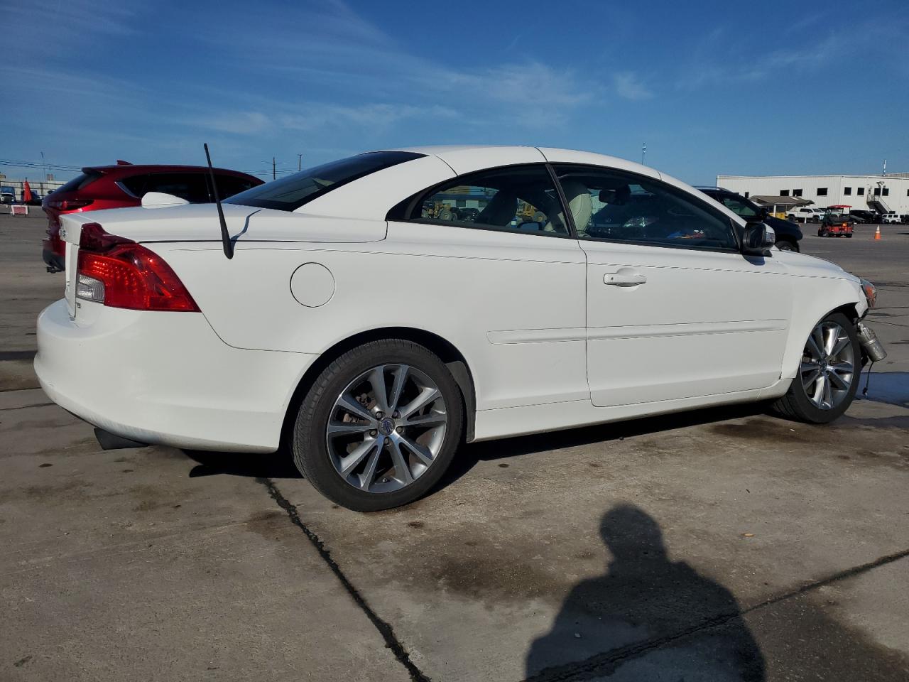 Lot #2938266691 2011 VOLVO C70 T5