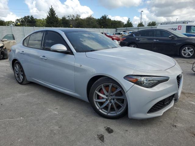 VIN ZARFAMBN4N7664653 2022 Alfa Romeo Giulia, Super no.4