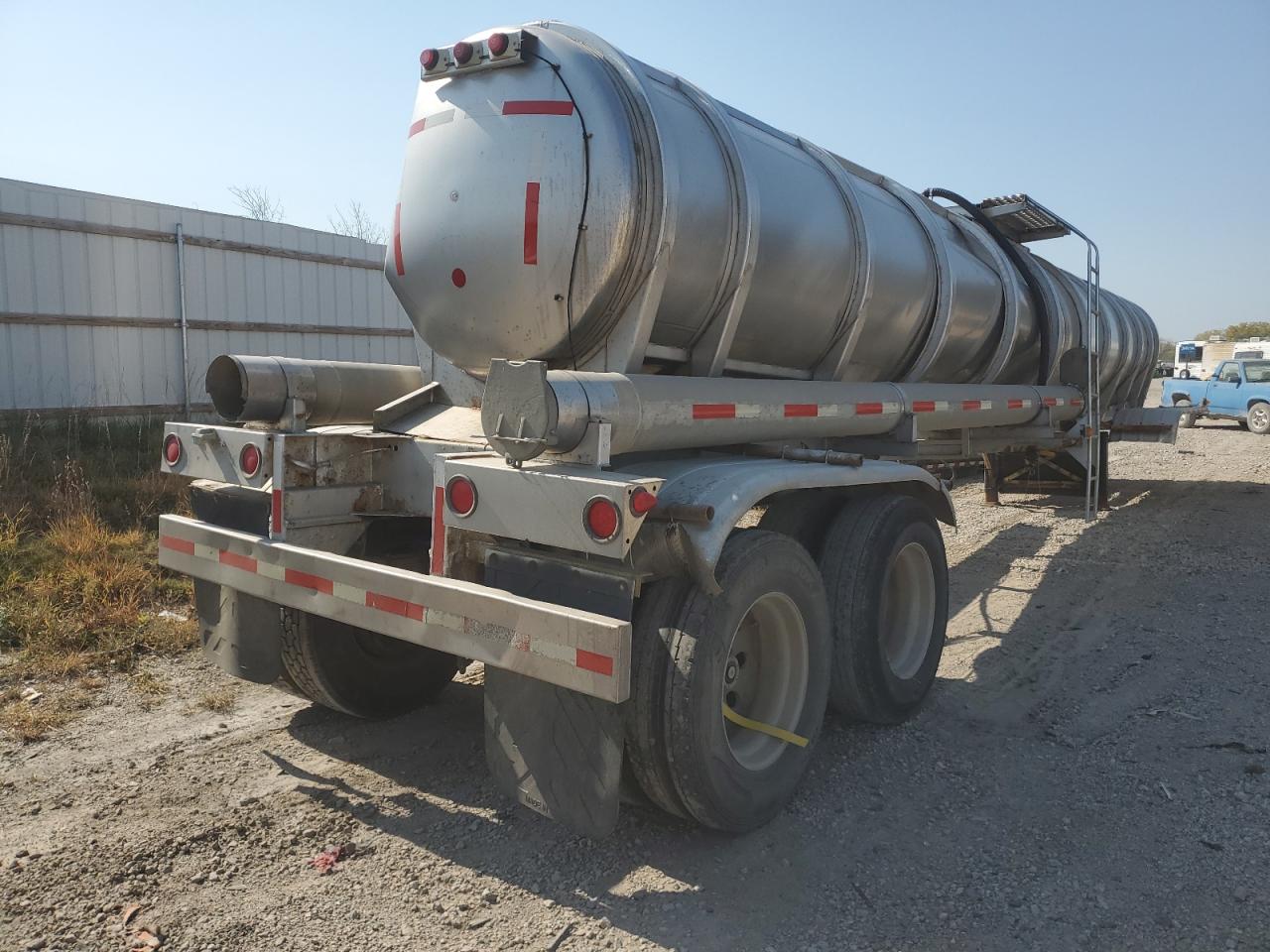 Lot #2944946877 1984 TANK TRAILER