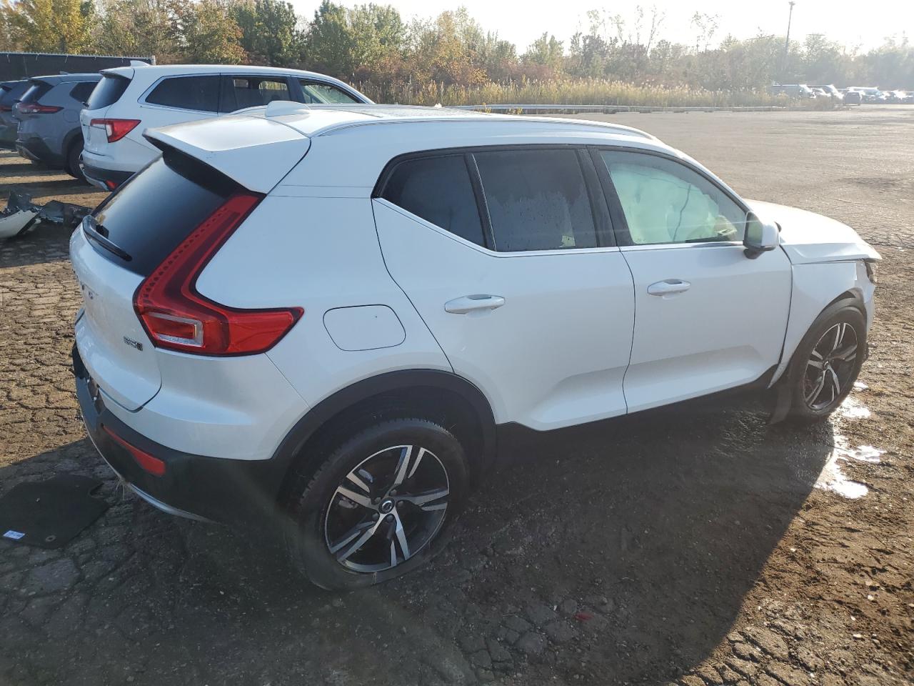 Lot #2969934979 2024 VOLVO XC40 CORE