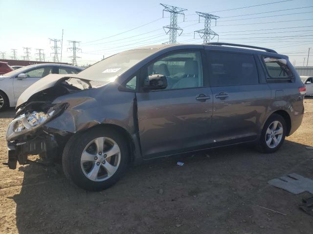 2014 TOYOTA SIENNA LE 2014