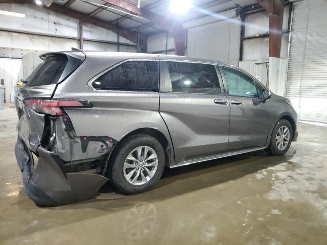 VIN 5TDKRKEC0NS115540 2022 Toyota Sienna, LE no.3