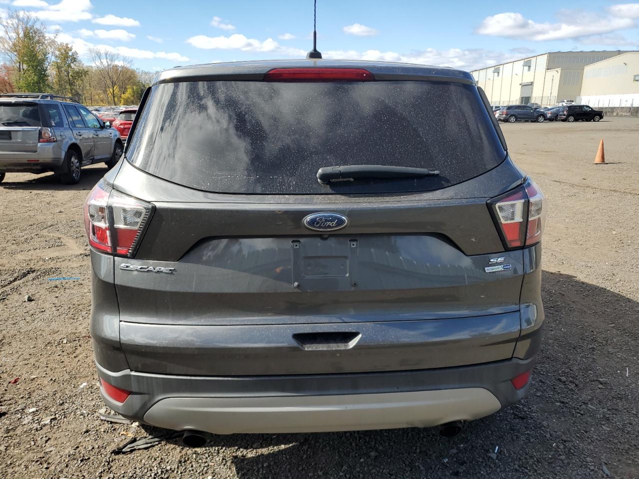 Lot #3034279084 2017 FORD ESCAPE SE