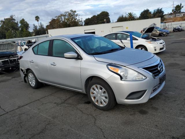 VIN 3N1CN7AP3JL807137 2018 NISSAN VERSA no.4