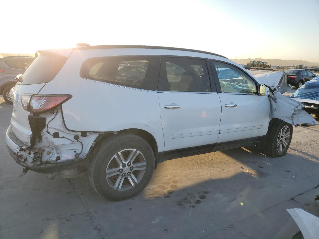 CHEVROLET TRAVERSE L 2016 white 4dr spor gas 1GNKRGKD3GJ345302 photo #4