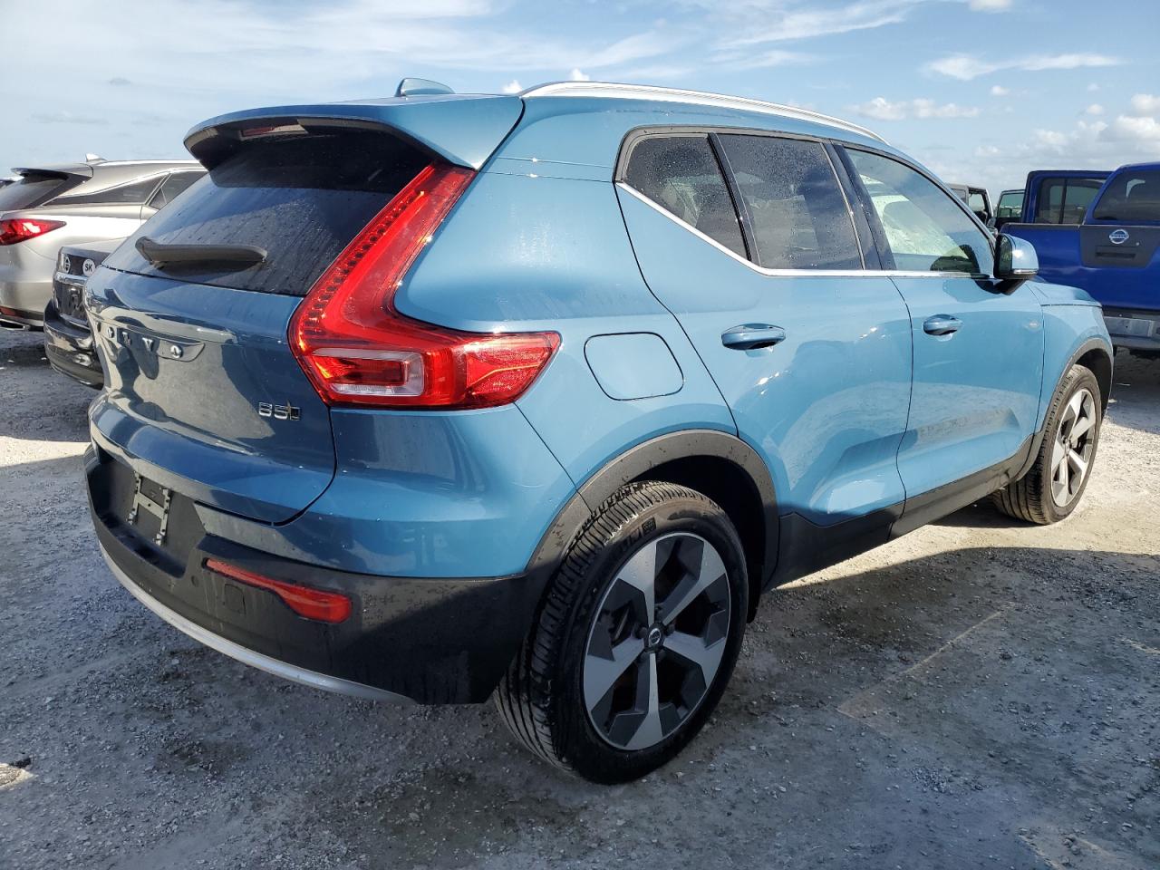 Lot #2979336845 2024 VOLVO XC40 PLUS