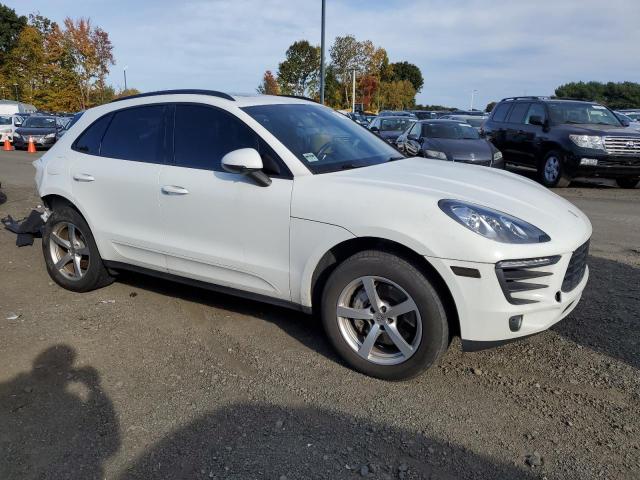 VIN WP1AB2A53FLB42045 2015 Porsche Macan, S no.4