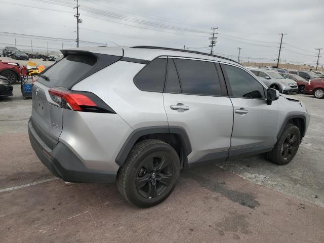 TOYOTA RAV4 XLE 2019 gray  gas 2T3W1RFV4KC017334 photo #4