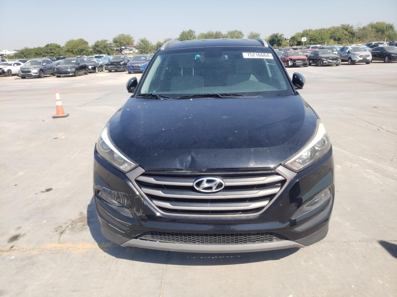 Lot #2890071309 2016 HYUNDAI TUCSON LIM