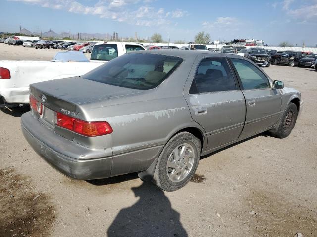 TOYOTA CAMRY LE 2000 silver sedan 4d gas JT2BG28K2Y0392568 photo #4