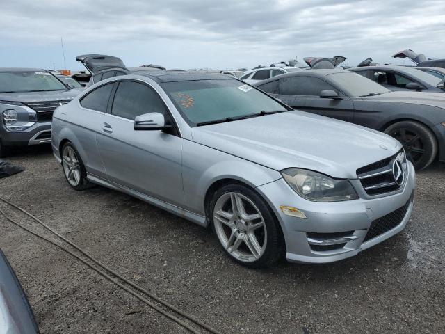 VIN WDDGJ4HB5DF981752 2013 Mercedes-Benz C-Class, 250 no.4