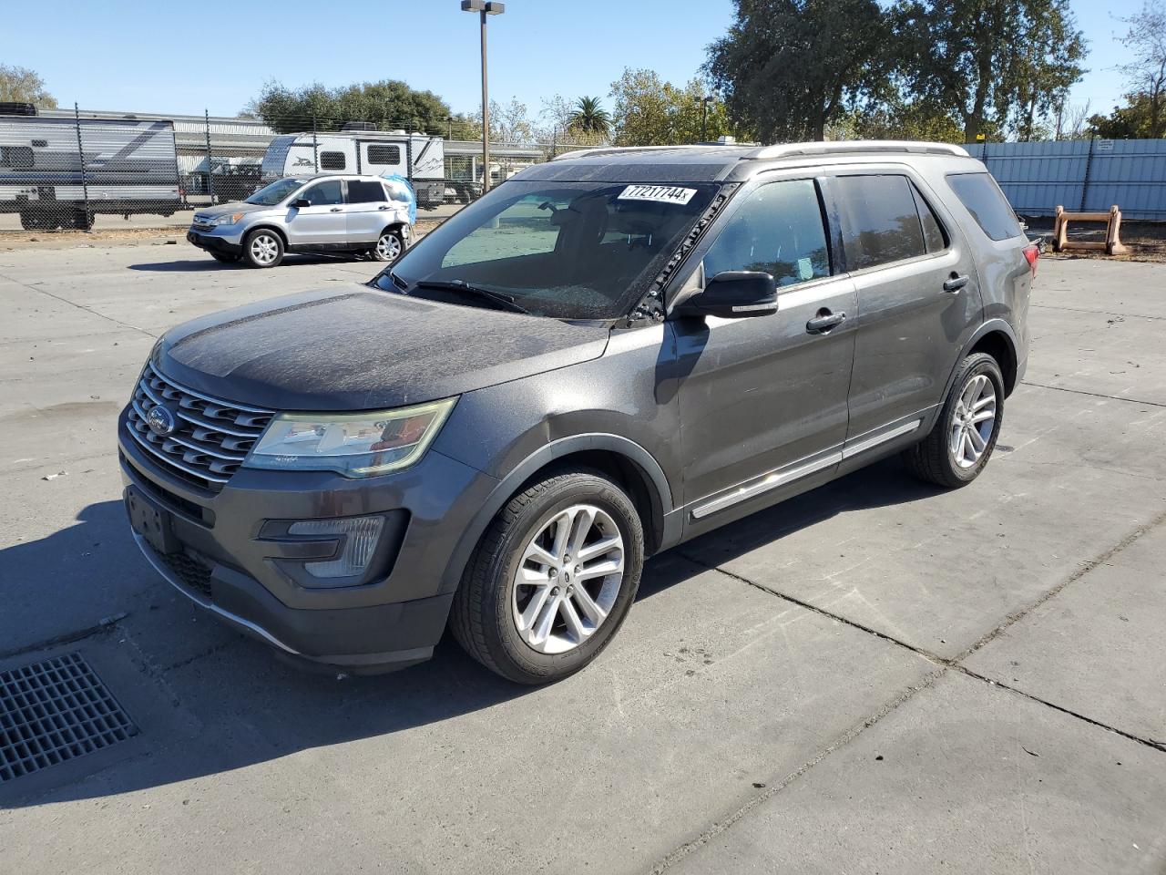  Salvage Ford Explorer