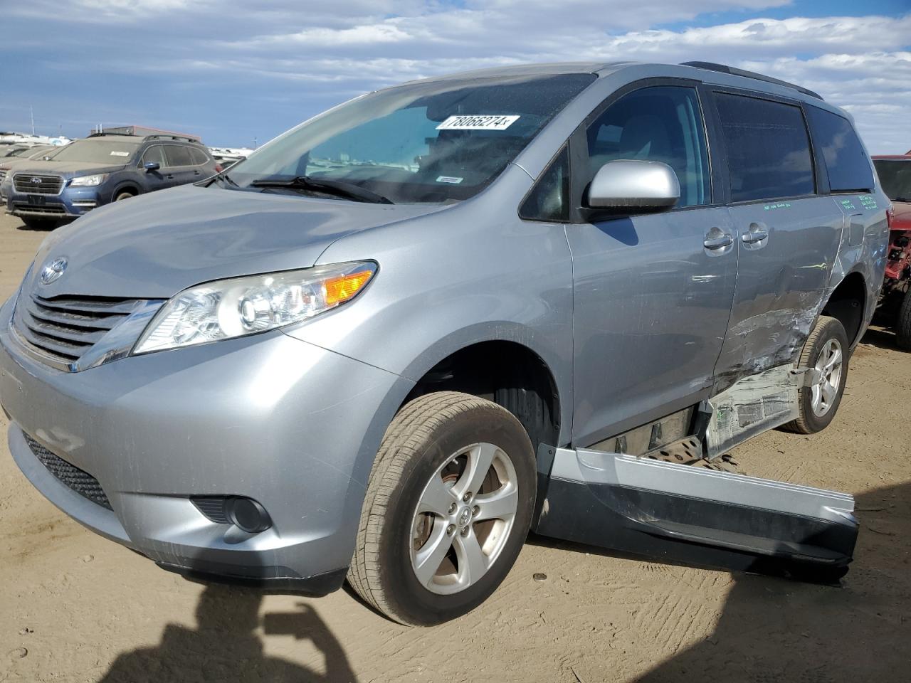 Toyota Sienna 2015 E grade