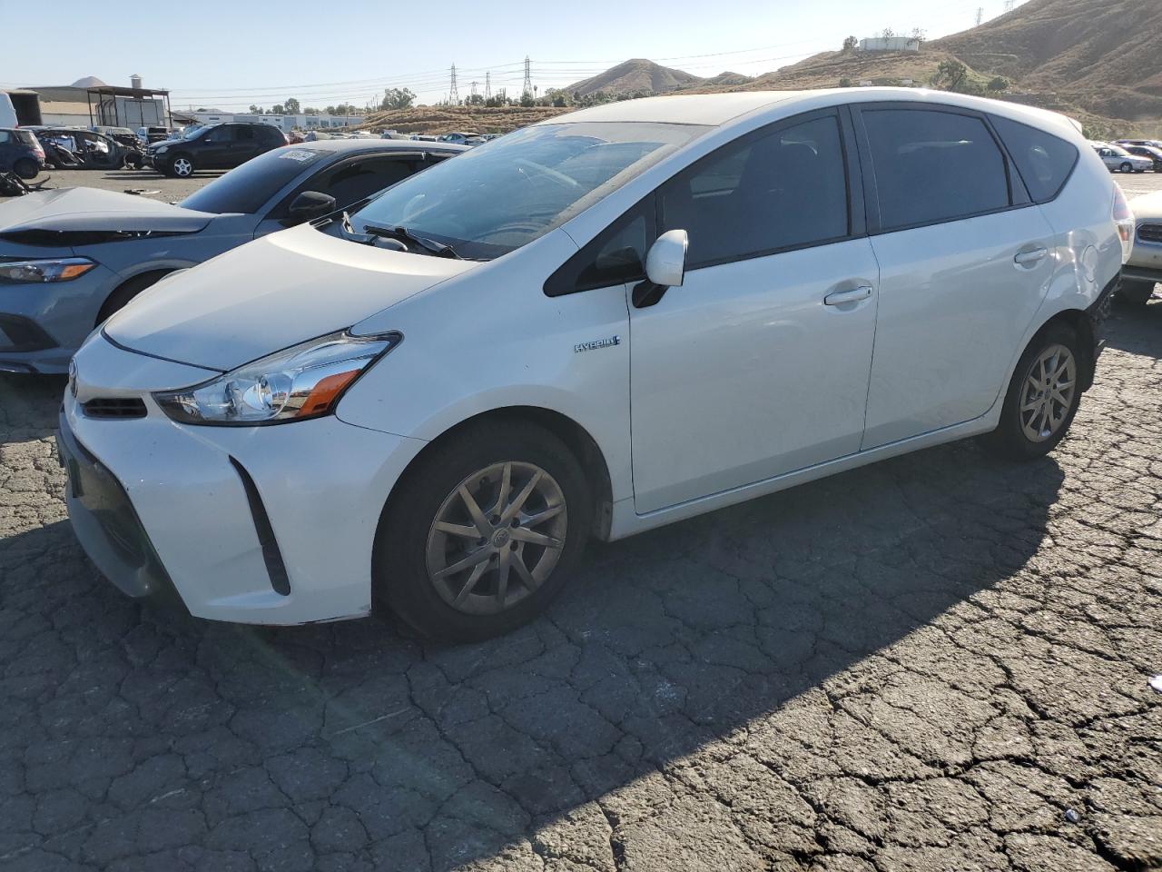 Lot #2991786312 2017 TOYOTA PRIUS V