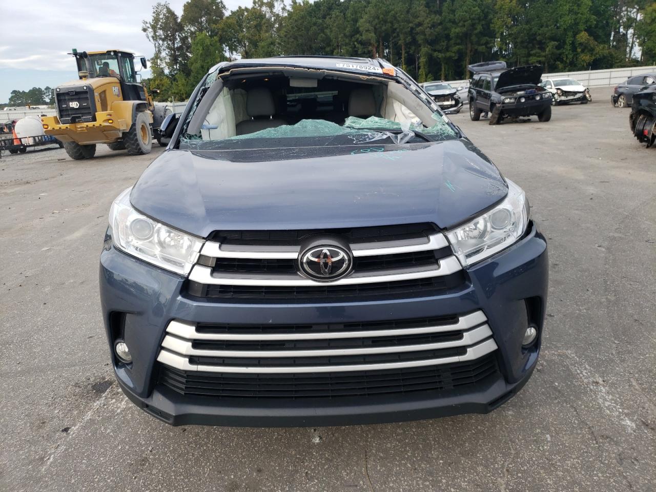 Lot #2921523704 2017 TOYOTA HIGHLANDER