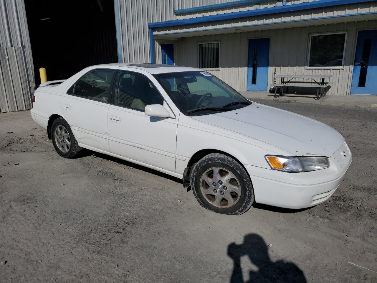 Lot #2989217717 1999 TOYOTA CAMRY LE