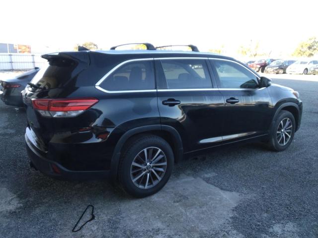 VIN 5TDJZRFH2HS386022 2017 Toyota Highlander, SE no.3