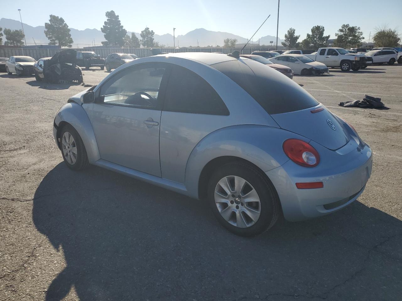 Lot #3021031177 2009 VOLKSWAGEN NEW BEETLE