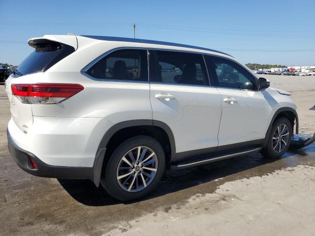 2019 TOYOTA HIGHLANDER - 5TDKZRFH8KS558176