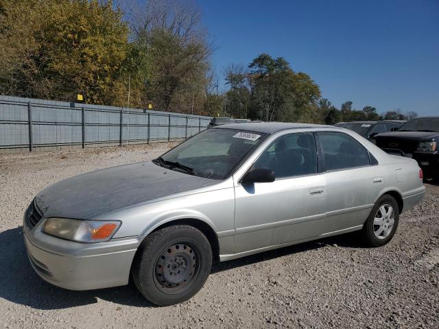 TOYOTA CAMRY CE